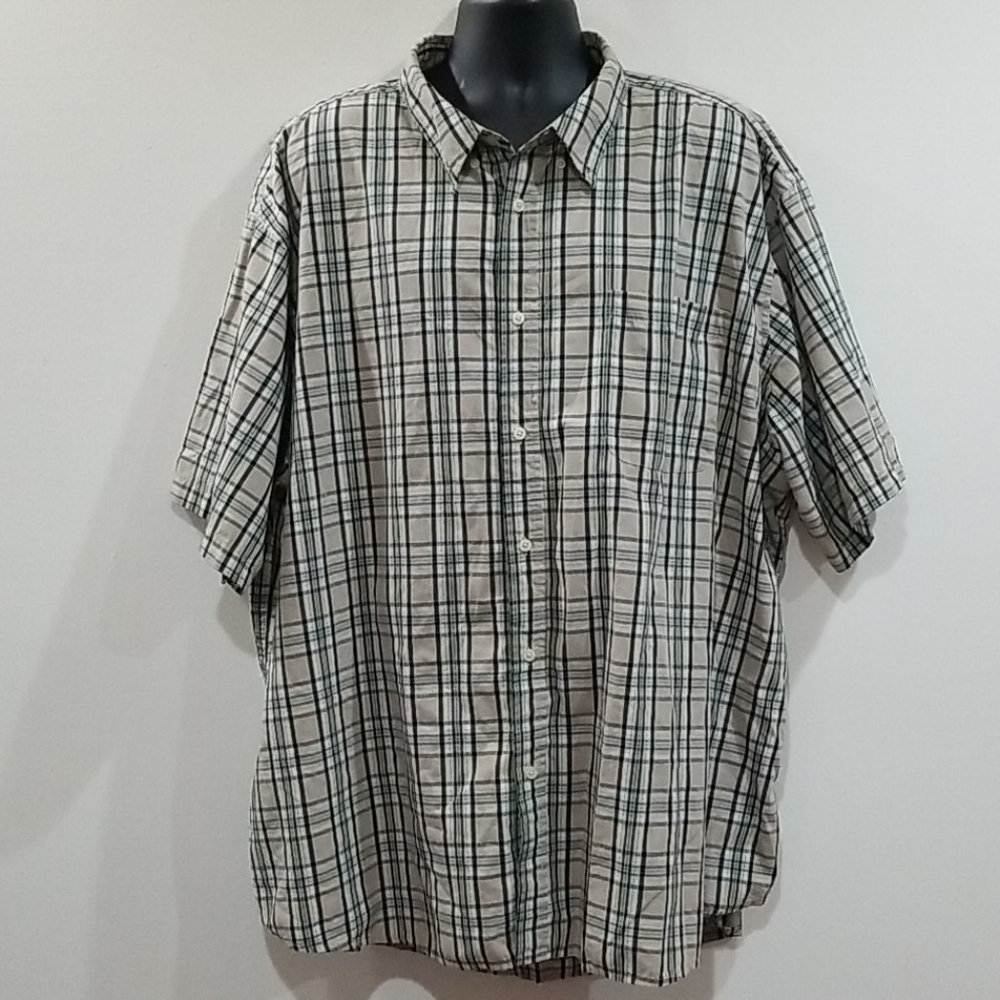 Basic Editions men's plaid button down shirt